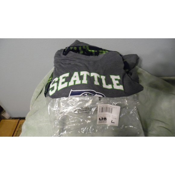 NFL Men's Pajama Set with Flannel Pants and T-Shirt Seattle Seahawks Size Large - Picture 1 of 3
